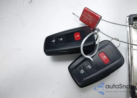 2021 Toyota Rav4 Xle из США, поврежденный, VIN 2T3W1RFV8MC100106